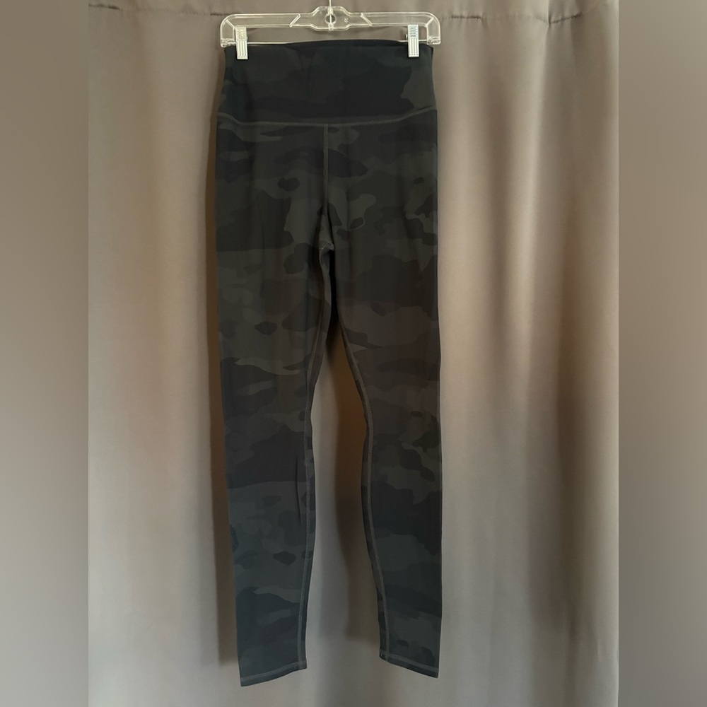 ALO Yoga Black Camouflage Leggings
